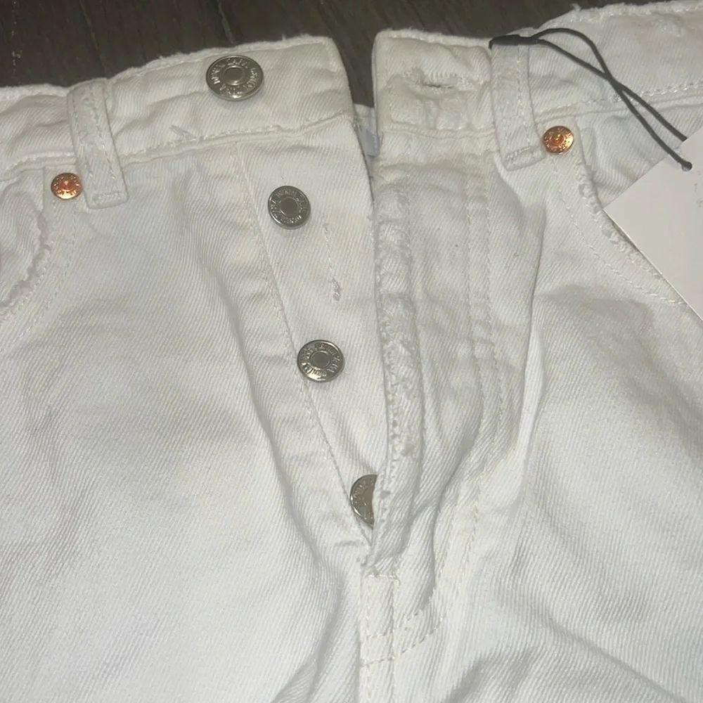 NWT Zara Hi-Rise White Distressed Denim Shorts Size 4 - Picture 8 of 14